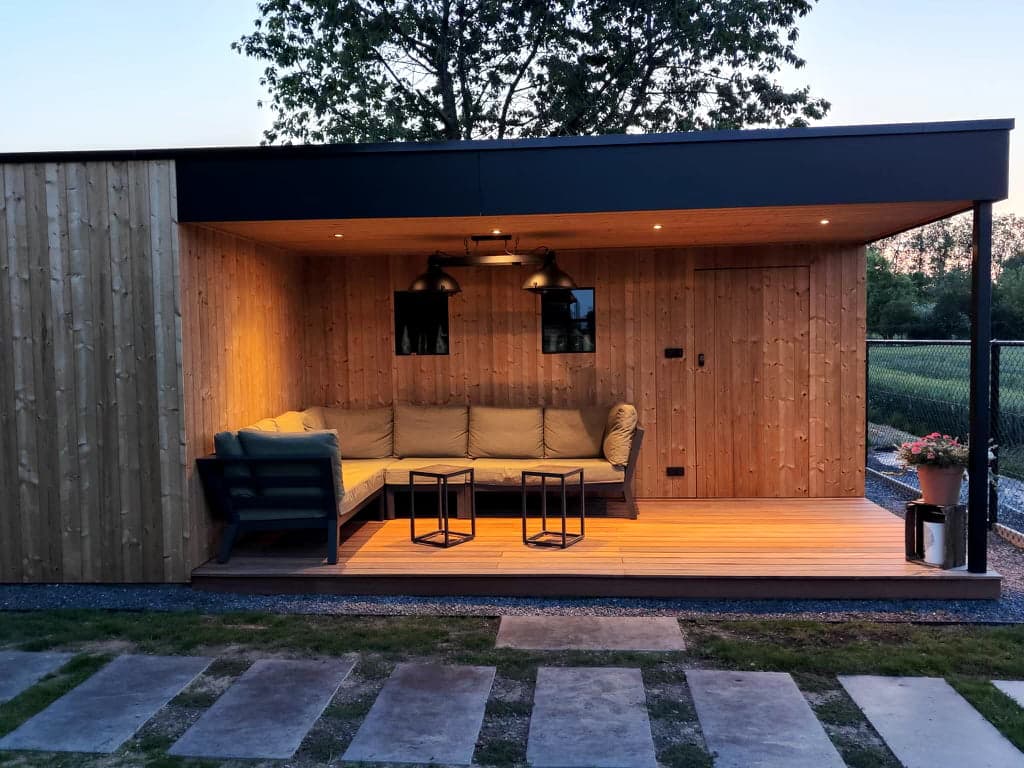 Poolhouse door WoPa Construction