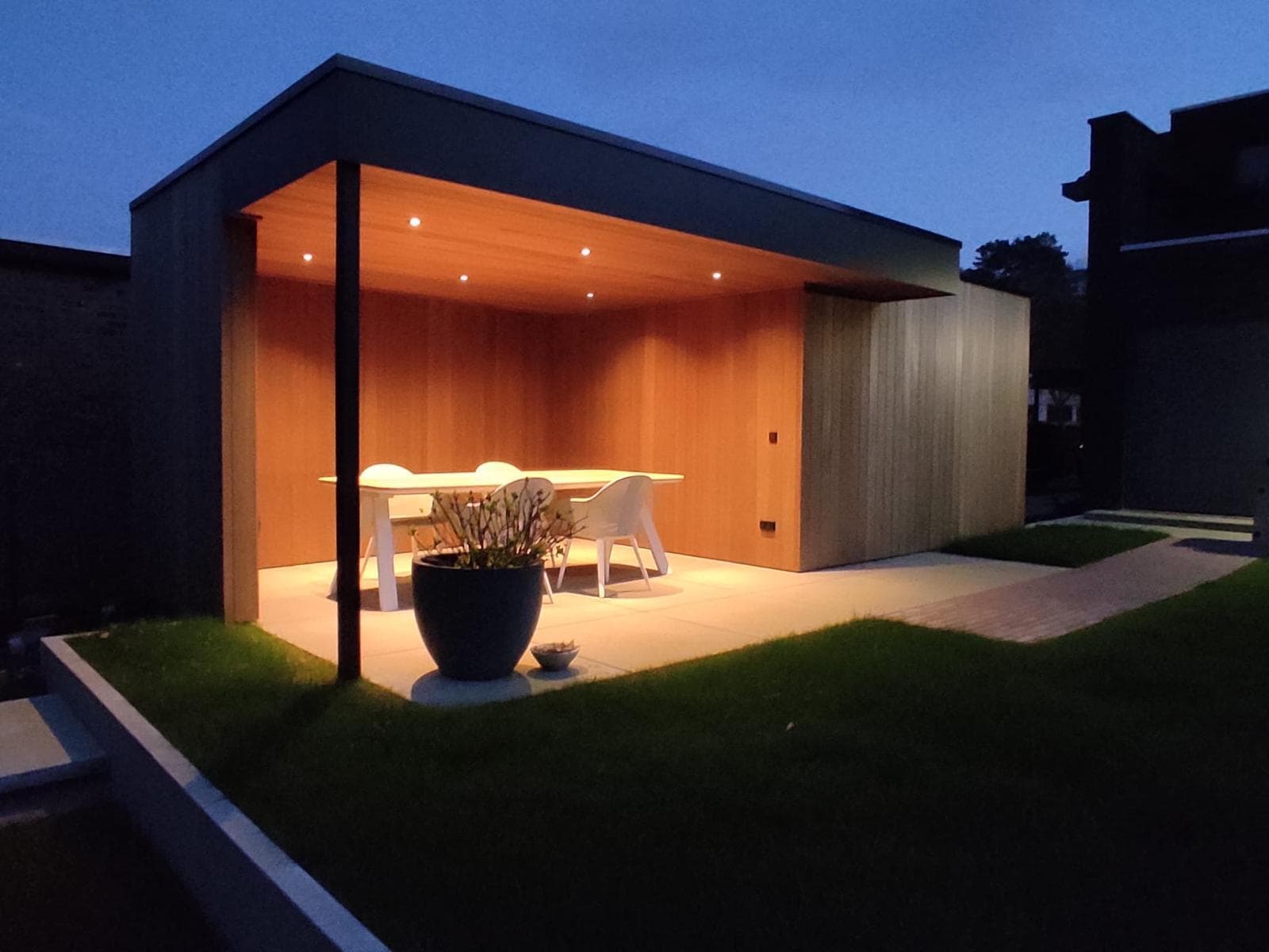 Poolhouse door WoPa Construction