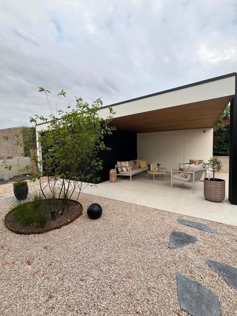 Poolhouse