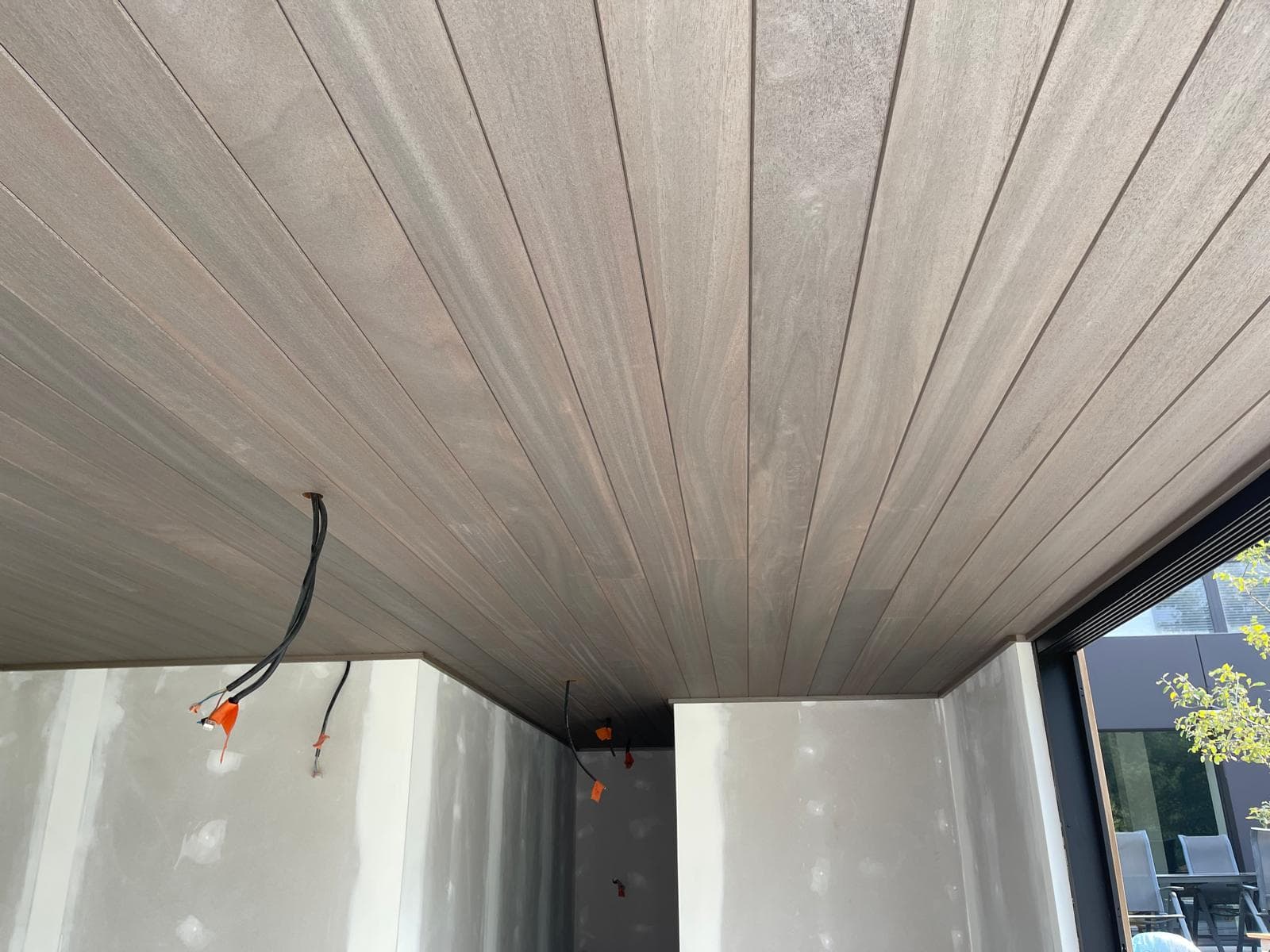 Plafond bekleed met vergrijsde Ayous thermo
