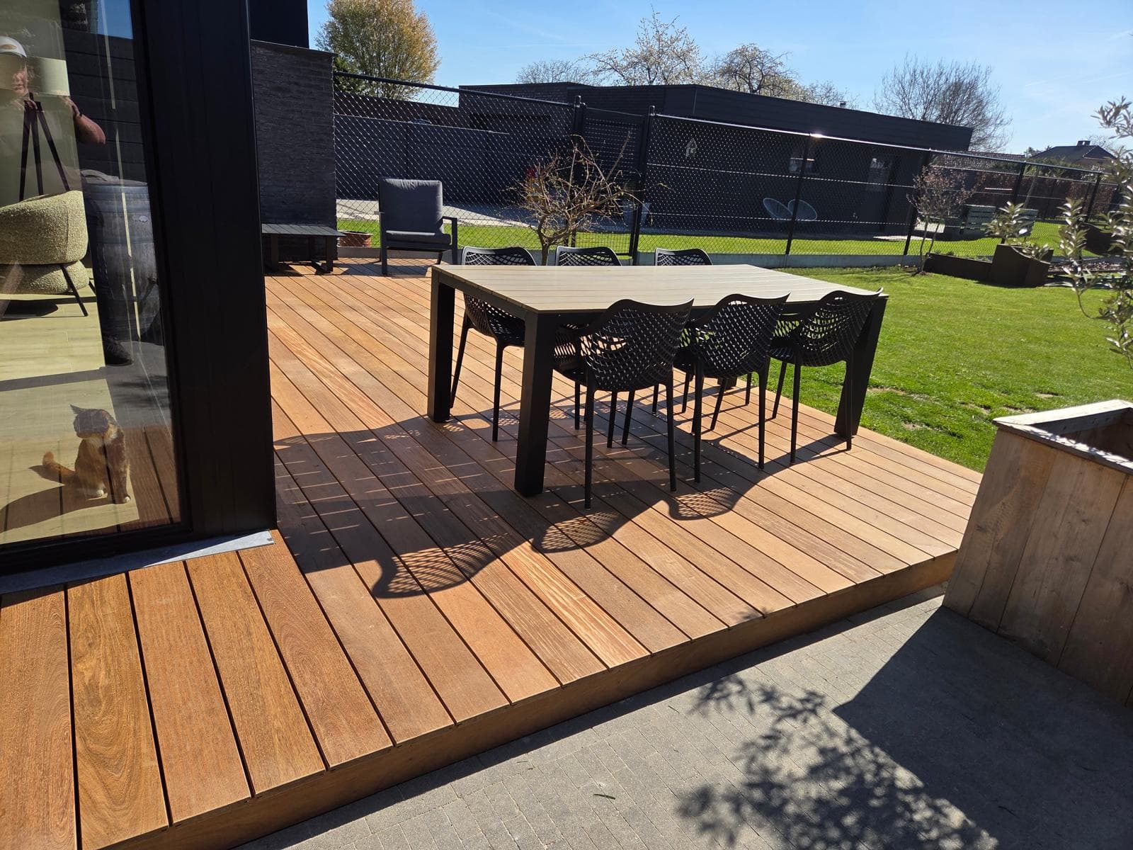 Terras in tali-hardhout